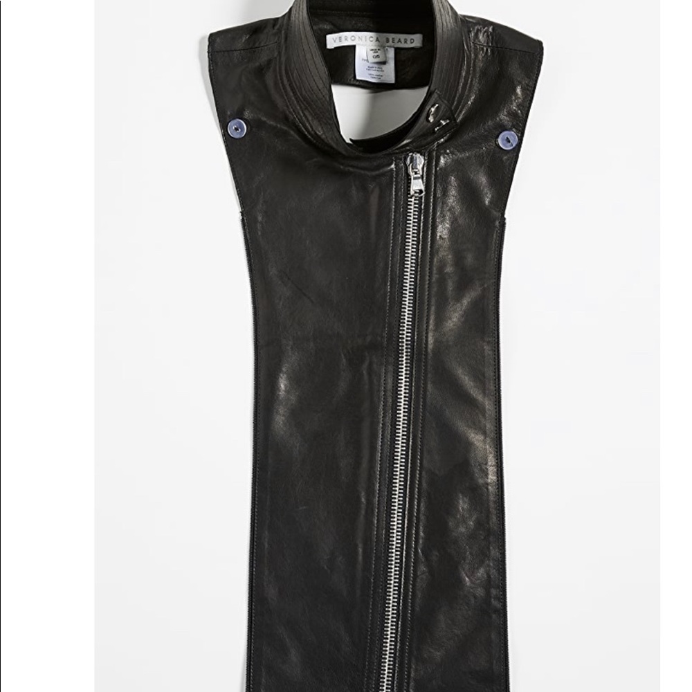 Black leather Veronica Beard Dickey for jackets.
Never worn but has small stain